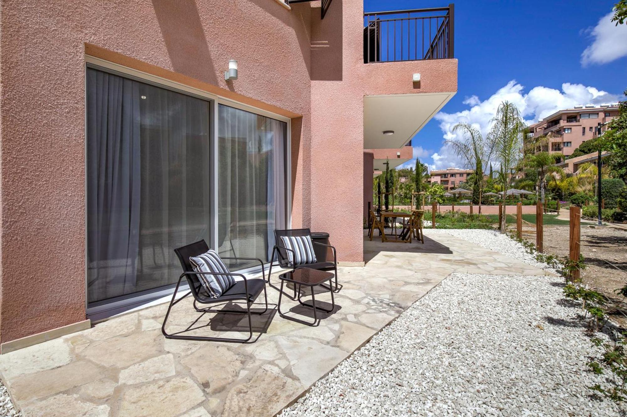 Aphrodite Gardens Modern By Vichy Holidays Villa Pafos