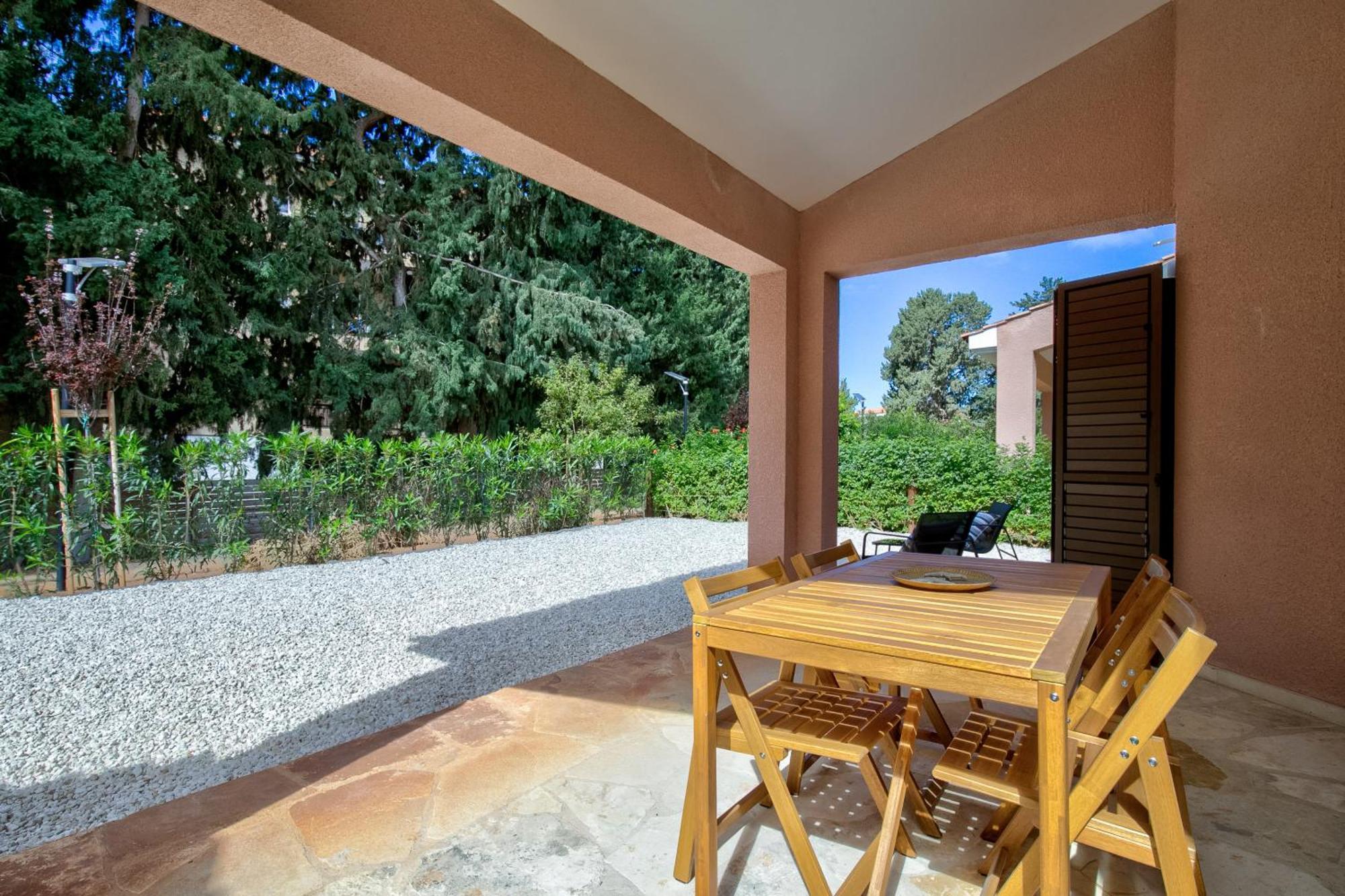 Aphrodite Gardens Modern By Vichy Holidays Pafos