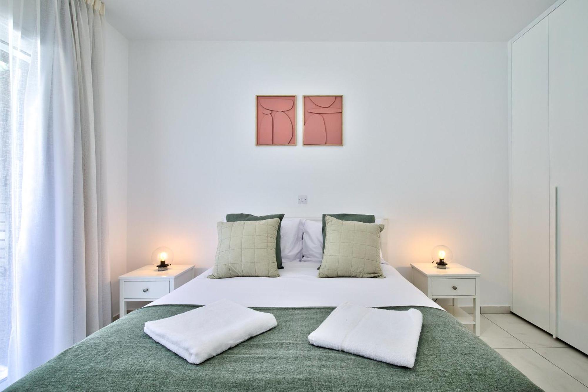 Aphrodite Gardens Modern By Vichy Holidays Pafos