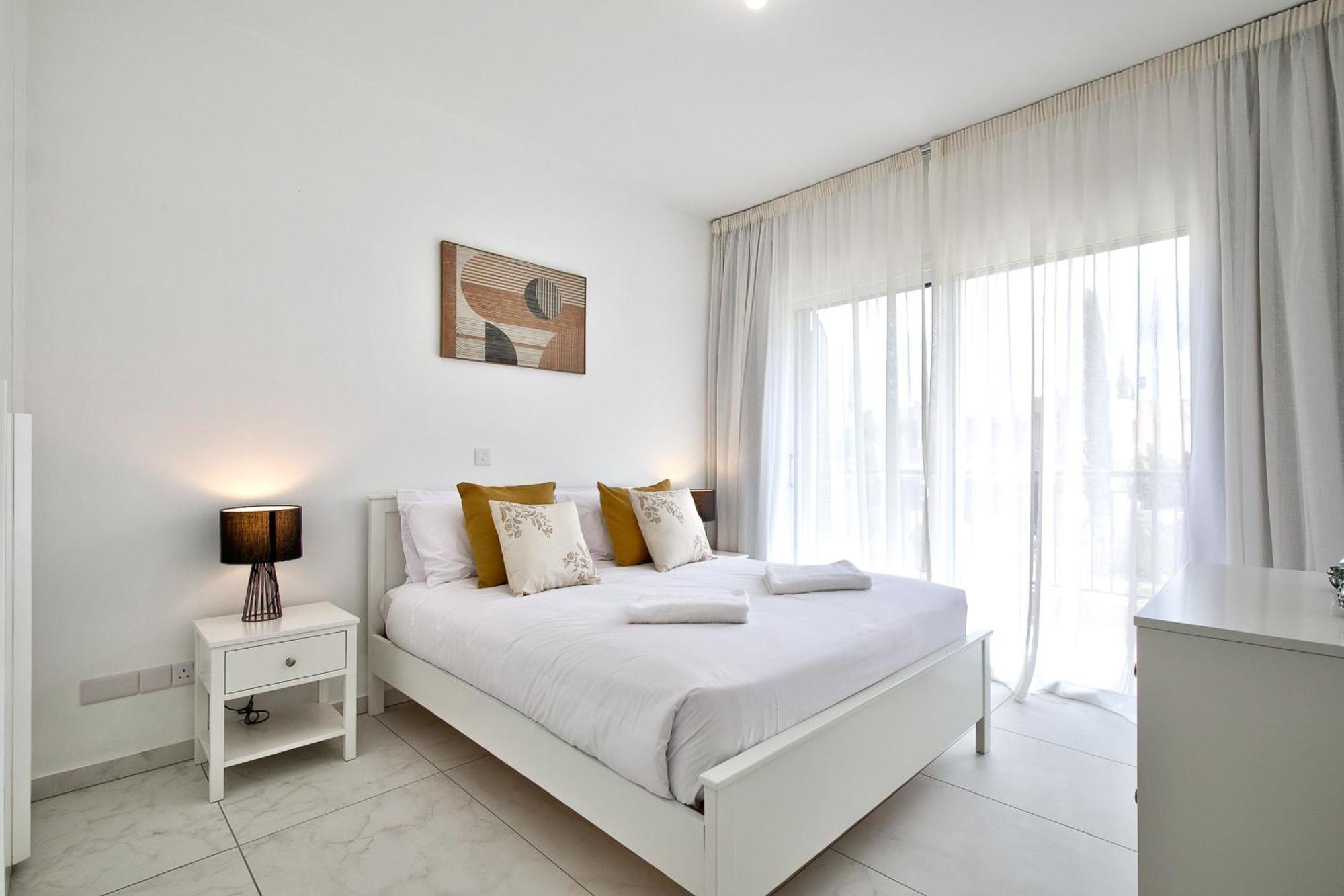 Villa Aphrodite Gardens Modern By Vichy Holidays Pafos