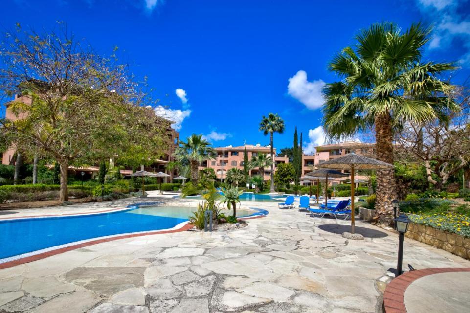 Aphrodite Gardens Modern By Vichy Holidays Villa Pafos